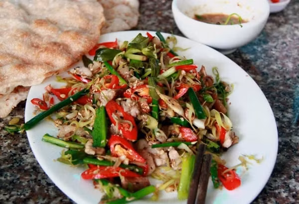 Thịt mèo Việt Nam gây sốc trên tạp chí nước ngoài ảnh 2