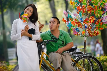 Một cảnh trong phim Bỗng dưng muốn khóc. Những vai nam thứ