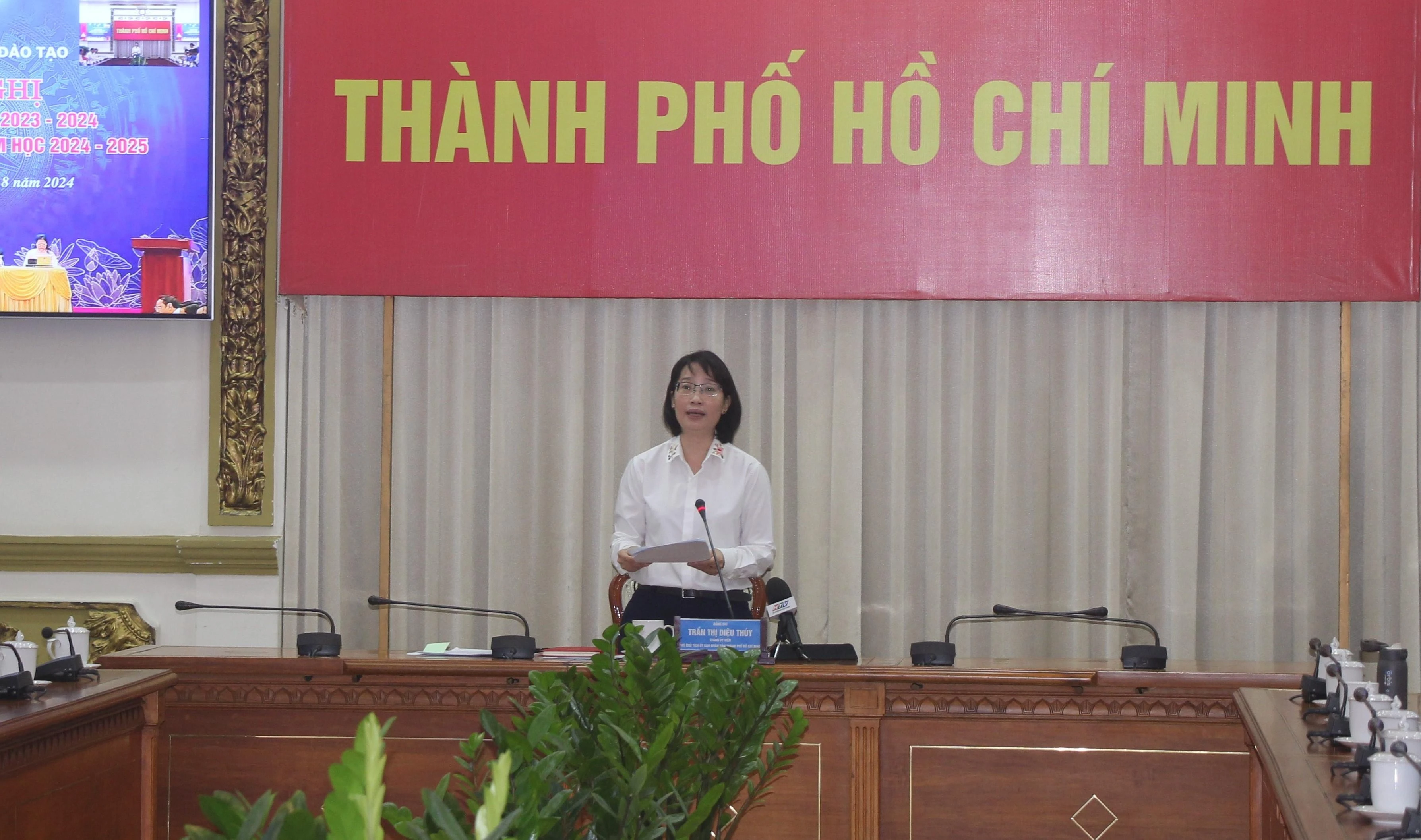 TPHCM-phat-bieu-tham-luan.JPG