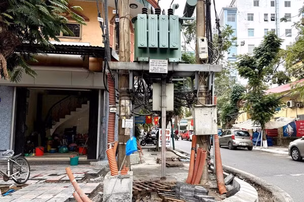 Nhiều công trình cải tạo vỉa vè trên địa bàn Hải Phòng chưa đúng tiến độ. (Ảnh: MH)