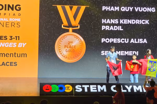 Học sinh FPT School Hà Nam nhận giải tại Lễ Vinh danh và Trao giải STEM Olympiad 2026 ở Rome (Ý). 