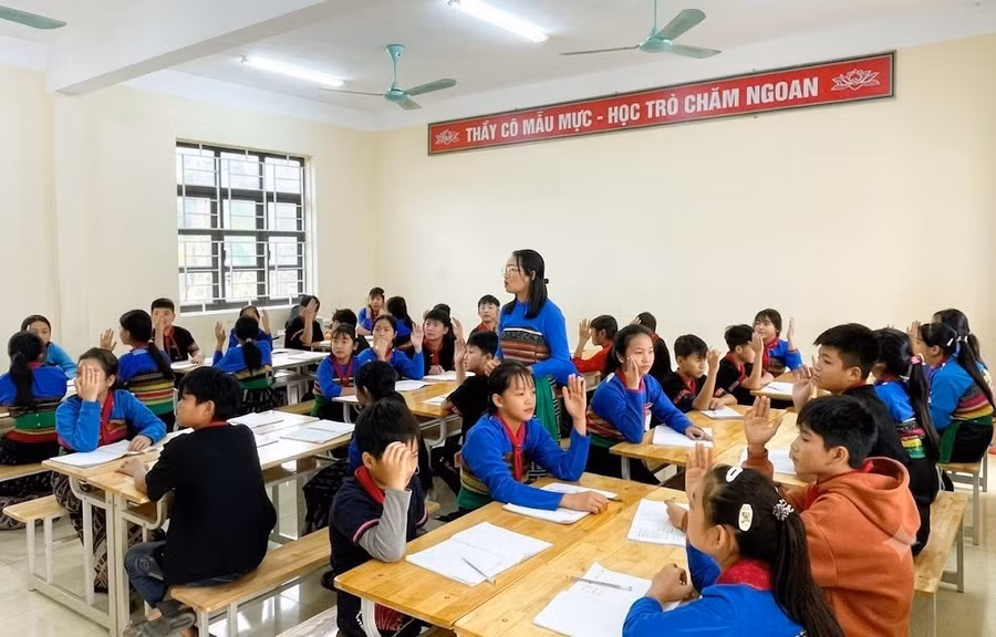 Học sinh Trường Phổ thông nội trú Tiểu học và THCS Tam Lư được giáo dục ý thức chăm sóc, bảo vệ sức khỏe thông qua các tiết học.