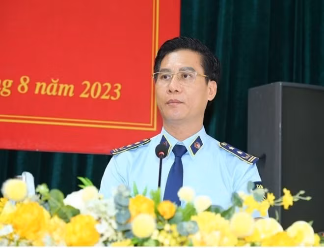 Miễn nhiệm chức vụ Cục trưởng Cục Quản lý thị trường Thanh Hoá đối với ông Lữ Minh Thư.