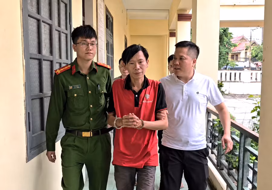 Bắt giữ Huỳnh Ngọc Hiền. 