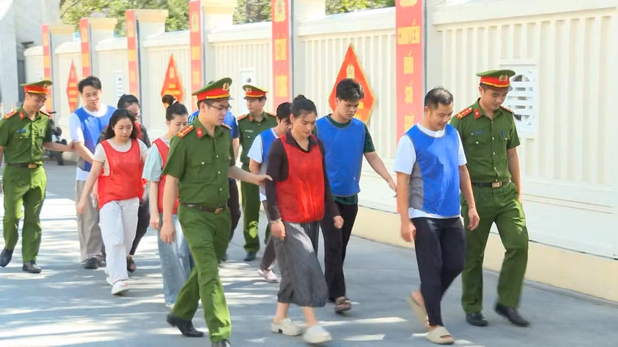 Các đối tượng liên quan đến vụ án tại cơ quan Công an.