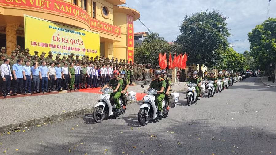 Ra quân lực lượng tham gia bảo vệ ANTT ở cơ sở.
