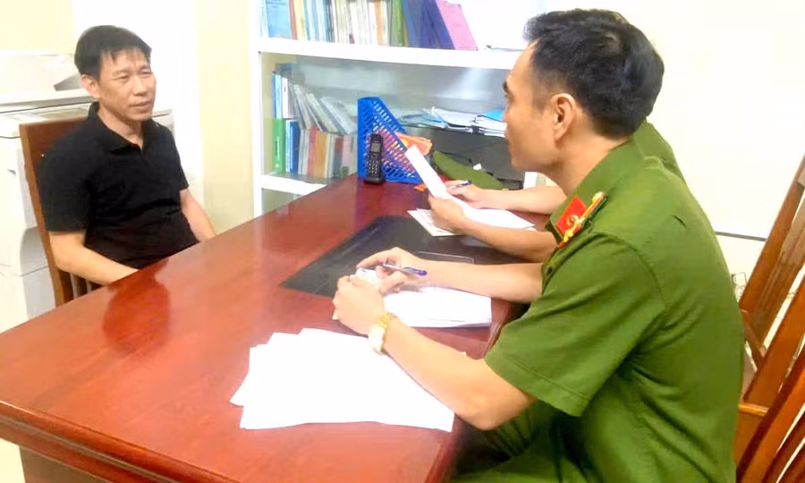 Nguyễn Văn Mai tức "Mạnh Gỗ" tại Cơ quan Cảnh sát điều tra.