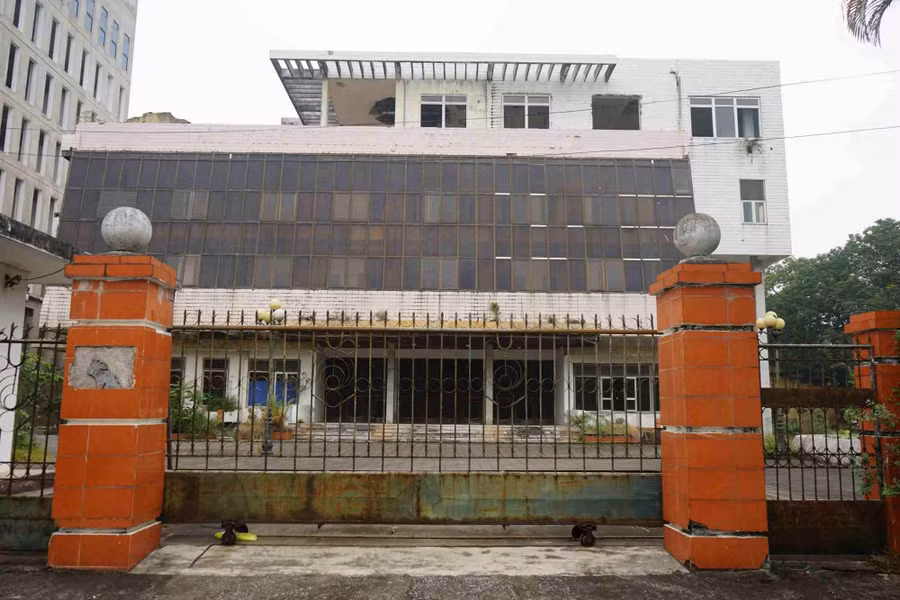 Trụ sở cũ của Đài phát thanh - truyền hình Thanh Hóa bỏ hoang nhiều năm nay.