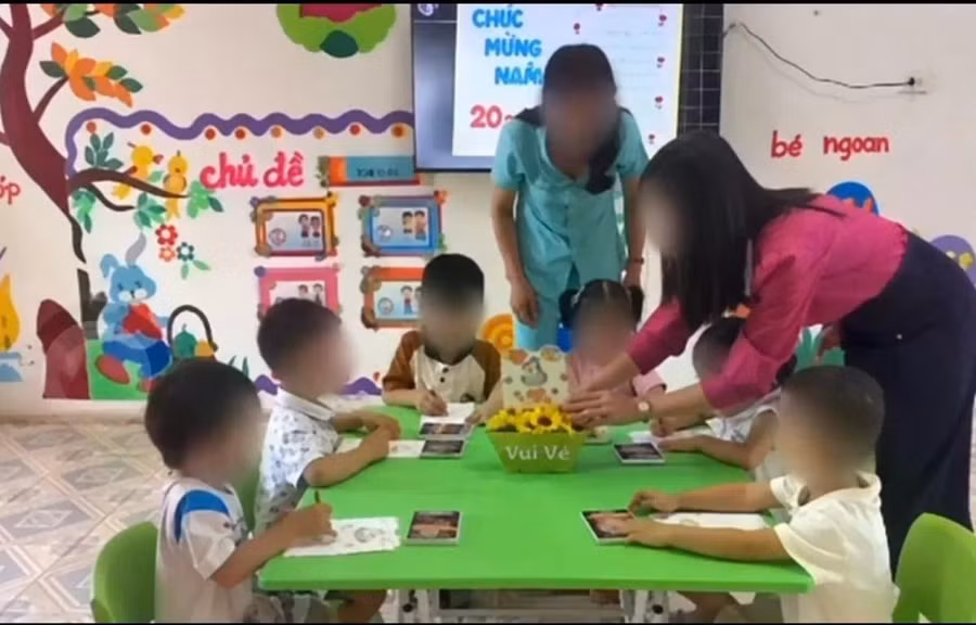 Tạm đình chỉ giáo viên Mầm non tại Hậu Lộc: Vụ việc gây xôn xao dư luận - Ảnh 1.