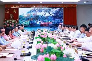 Thủ tướng làm việc với Ban Thường vụ Thành ủy Hà Nội