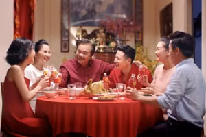 Cha mẹ và gia đình chính là những người có thể lấp đầy những khoảng trống trong ký ức của bạn. (Ảnh: ITN).