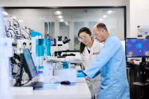 Sinh viên Đại học Monash (Australia) mở rộng việc học thông qua nghiên cứu và các trải nghiệm thực tế (Ảnh: Đại học Monash)