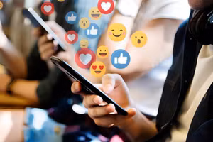 Nhận thức và hành vi lệch chuẩn thường là kết quả của thời đại mạng bùng nổ với các mô hình xấu lây lan. (Ảnh: ITN)