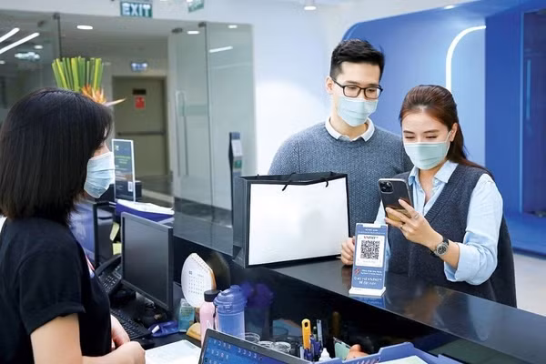 Ngân hàng chỉ được cung cấp thông tin khách hàng khi có sự đồng ý của chủ tài khoản hoặc theo yêu cầu của cơ quan có thẩm quyền. (Minh họa INT)