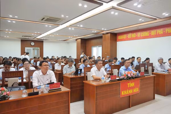 Các đại biểu dự Hội nghị tại điểm cầu Khánh Hòa.