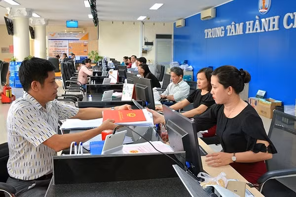 Thủ tục hành chính sẽ do cơ quan thuế cơ sở hoặc cơ quan thuế cấp tỉnh, thành phố trực tiếp thực hiện. Ảnh: Báo Chính phủ