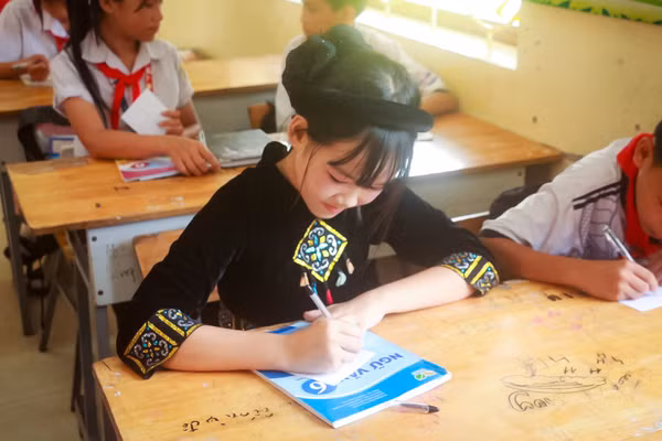 Chương trình tập trung tạo ra không gian học tập gần gũi, giúp học sinh tiếp cận sách vở và rèn luyện kỹ năng thông qua các hoạt động trải nghiệm. (BTC)