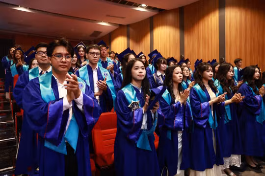 Tân cử nhân tại lễ vinh danh tân khoa 2026 của Trường Đại học Luật TPHCM, tháng 8/2026. Ảnh: ULAW.