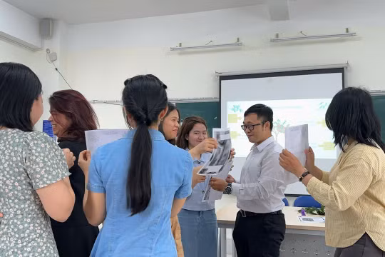 Trường Đại học Ngoại ngữ (Đại học Đà Nẵng) tập huấn giáo viên dạy một số môn học bằng tiếng Anh.