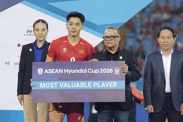 Đình Bắc nhận cú đúp danh hiệu ASEAN Cup 2026