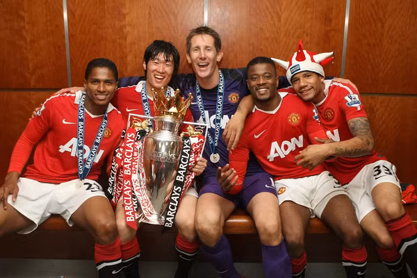 Cựu thủ quân Man Utd bất ngờ tái xuất ở tuổi 40