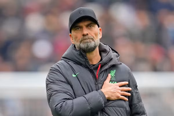 HLV Klopp úp mở tái xuất 