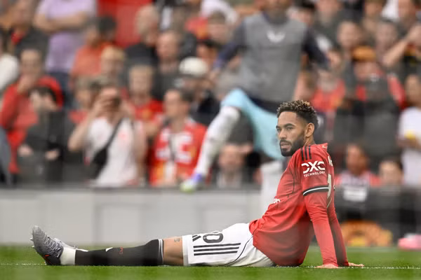 Chùm ảnh: Man Utd thắng ‘hú vía’ trên sân nhà ở Ngoại hạng Anh 