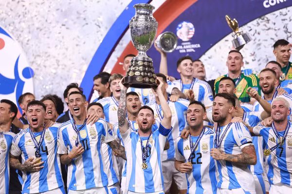 Messi bị tố 'phá hỏng' đại chiến Argentina – Tây Ban Nha