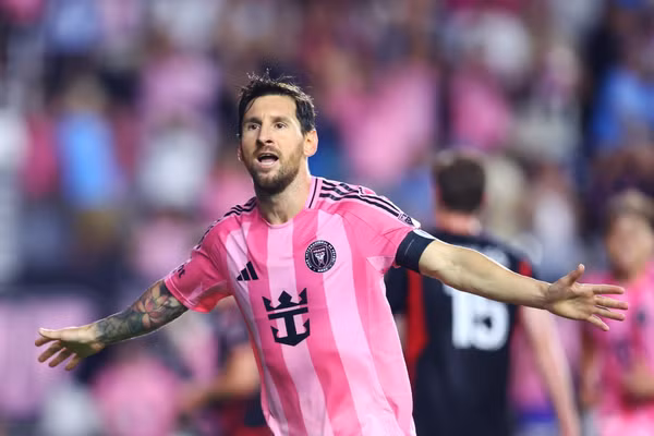 Messi bất ngờ gia hạn hợp đồng với Inter Miami đến năm... 41 tuổi