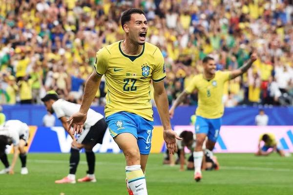 Nhật Bản gục ngã trước Brazil ở phút 95