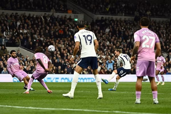 Tottenham thắng trận đầu tiên nhờ màn tái xuất sau 536 ngày
