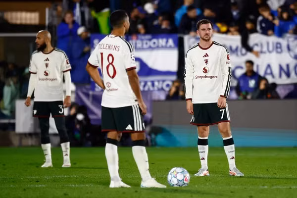 Man Utd thua mất mặt trước ‘đội bóng tí hon’