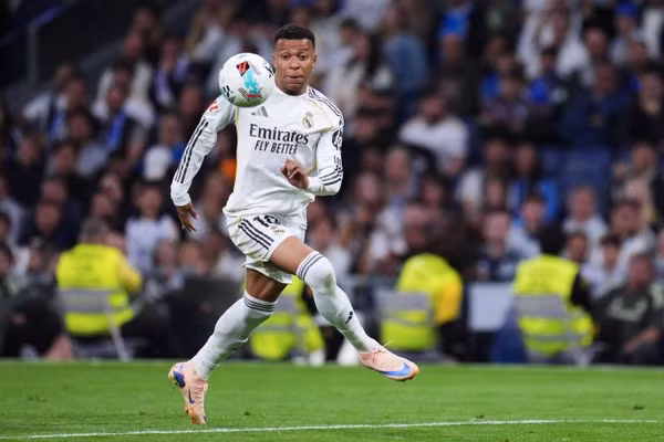 Mbappe lại khiến nội bộ Real Madrid ‘dậy sóng’