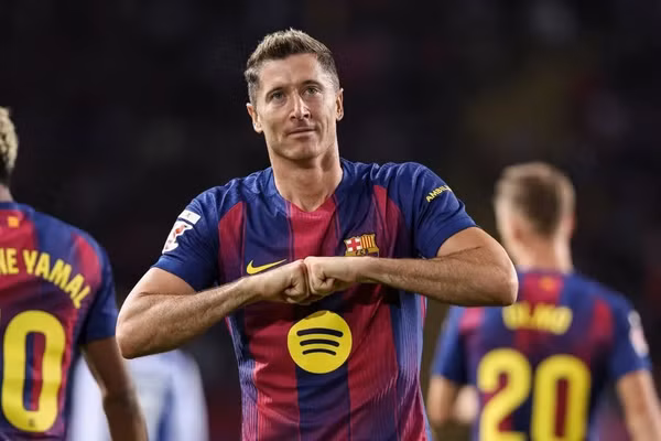 Vì sao Barca ‘cấm’ tiền đạo Lewandowski ghi bàn?