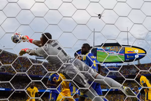 Thủ môn 15 lần cứu thua, Curacao giành điểm số lịch sử World Cup