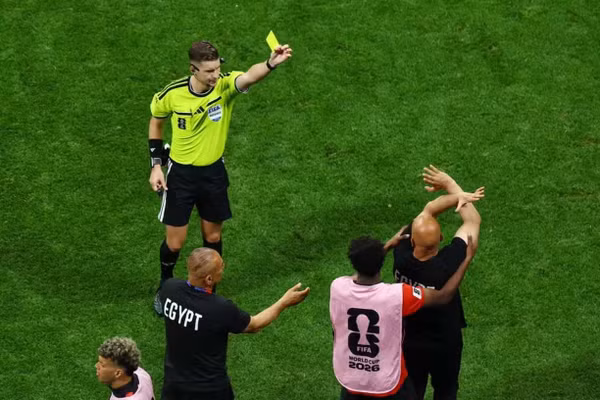 HLV Ai Cập giận dữ chỉ trích trọng tài và FIFA thiên vị Argentina