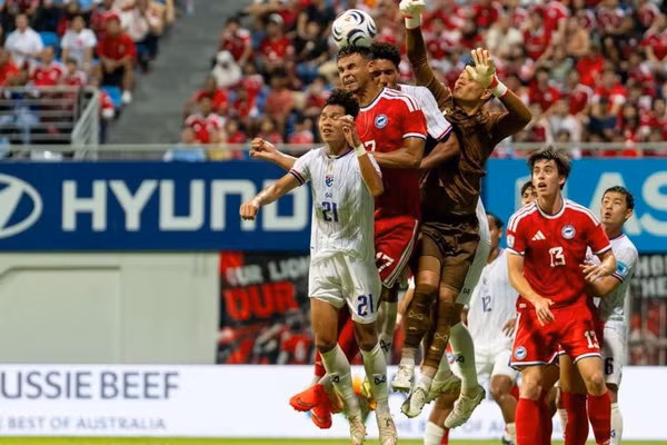 Đặt một chân vào chung kết ASEAN Cup 2026, HLV Thái Lan vẫn chưa hài lòng