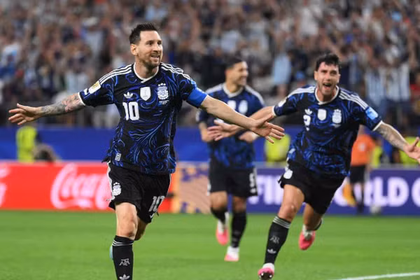 FIFA ‘ưu ái' Argentina?