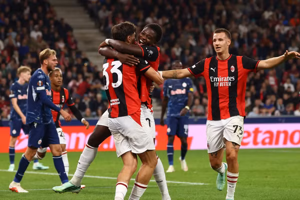 Juventus thoát hiểm, AC Milan đại thắng tại Europa League
