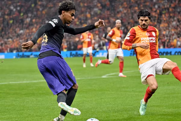 Yamal kiến tạo ‘siêu đỉnh’ ở Champions League