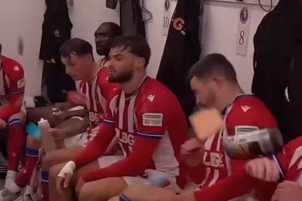 Video: 'Cơn thịnh nộ' của HLV nghiệp dư khiến CĐV Man Utd phát sốt