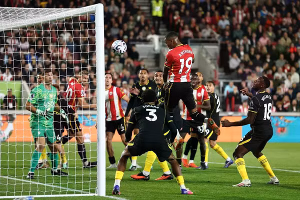 Chelsea trắng tay trước Brentford sau 88 năm