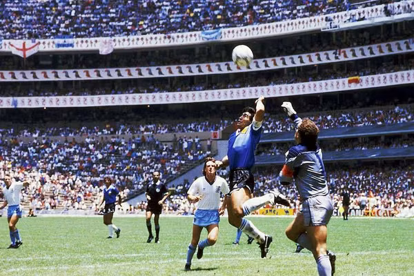 ‘Luật ngầm’ khiến trọng tài Anh tránh Argentina
