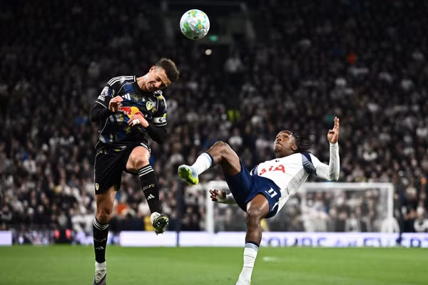 Tottenham lại 'lún thêm một bước' trong cuộc chiến trụ hạng 