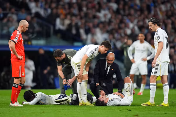 Real Madrid trả giá đắt cho tấm vé vòng 1/8 Champions League 