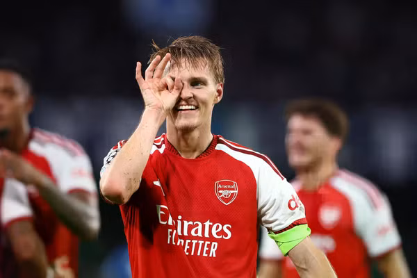 Arsenal thắng trận ra quân Champions League