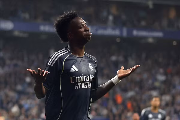 Real Madrid khiến Barcelona chưa thể ăn mừng