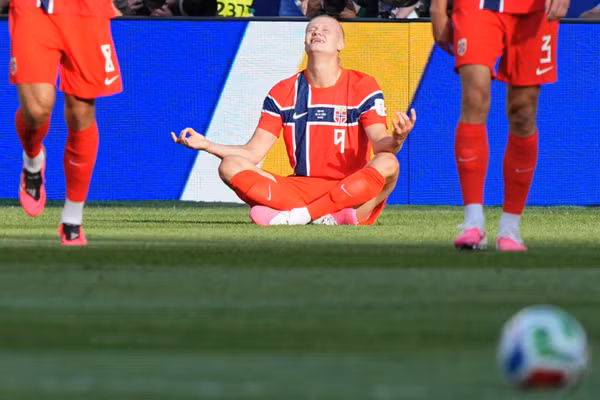 Haaland ghi cú đúp, Na Uy thắng ngày trở lại World Cup sau 28 năm