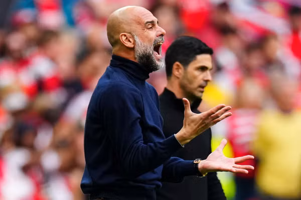 HLV Arsenal mắc sai lầm lớn ở chung kết Cúp Liên đoàn Anh