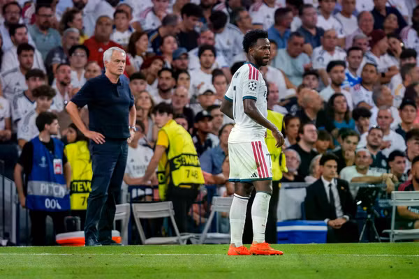 Real Madrid hạ Inter Milan bằng 'đặc sản' Mourinho